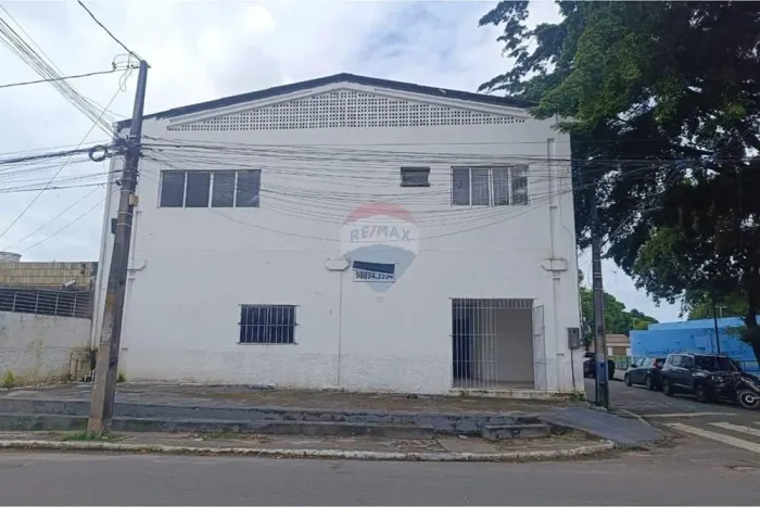 GALPÃO COMERCIAL PARA LOCAÇÃO EM AREIAS  LOCALIZAÇÃO ESTRATÉGICA!