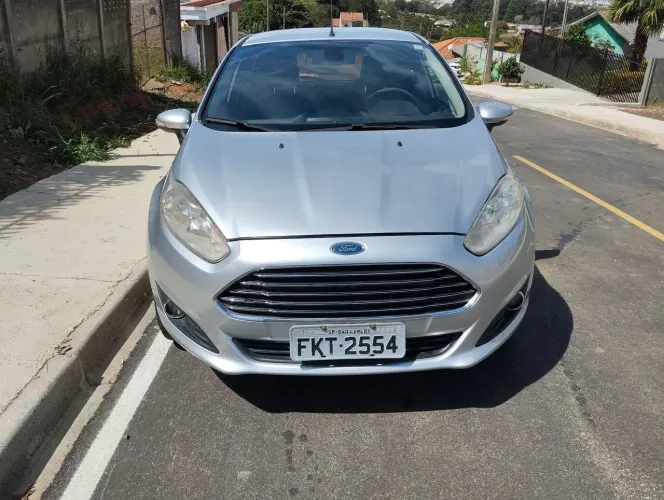 Ford Fiesta Titanium 1.6 16V Flex Mec. 2014