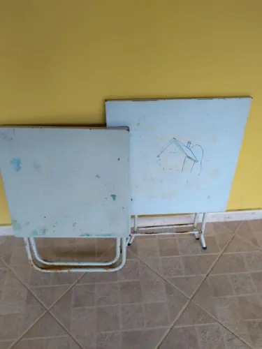 MESA INFANTIL DOBRÁVEL (50,00 CADA?