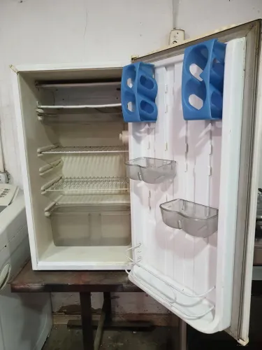 Frigobar / Refrigerador compacto