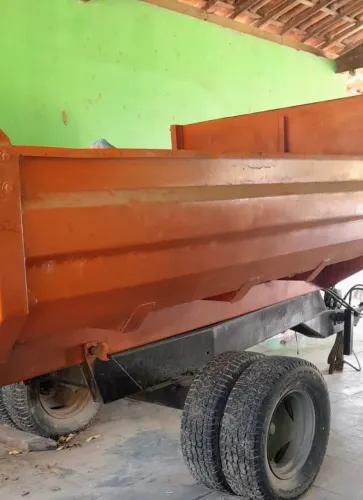 Reboque para trator cacambinha basculante cemag capacidade 7 toneladas