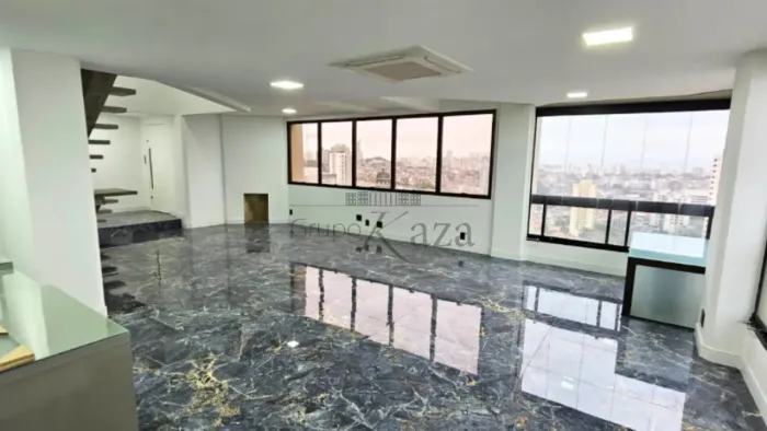 Apartamento Duplex - Perdizes - 3 Dormitórios - 210m².