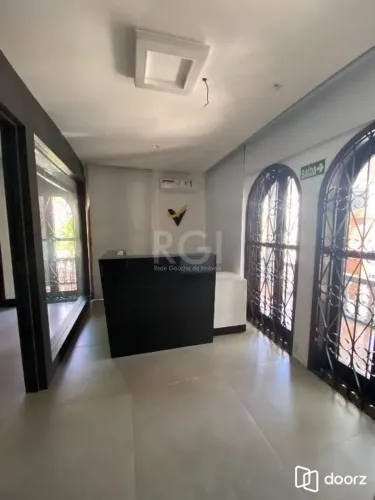 Excelente Casa Comercial Reformada Para comprar - Partenon - Porto Alegre/RS