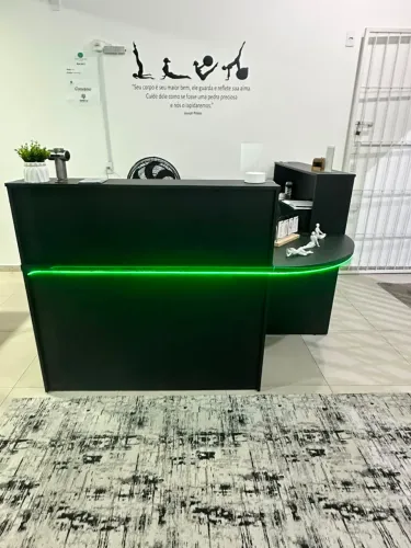 Balcão recepção em L