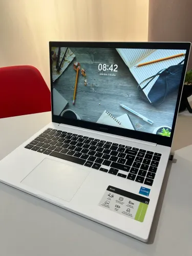 Samsung Book NP550XDA | Intel Core i3 11ª Geração | Excelente Estado