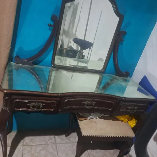 Penteadeira antiga 650,00