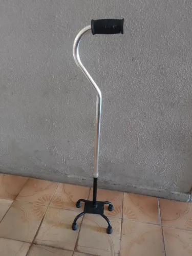 VENDO MULETA SEMI NOVA POR 30 REAIS 