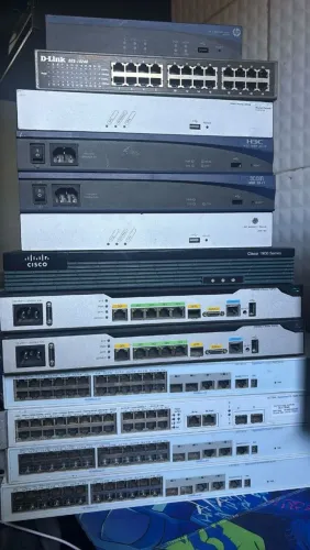 SWITCHES / ROTEADORES