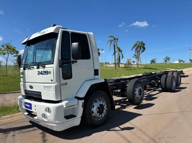 Ford Cargo 2428 Bitruck Chassis