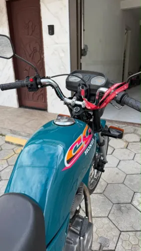 Vendo titan 97 muito conservada, Para quem gosta e precisa de uma joia com preço bom!