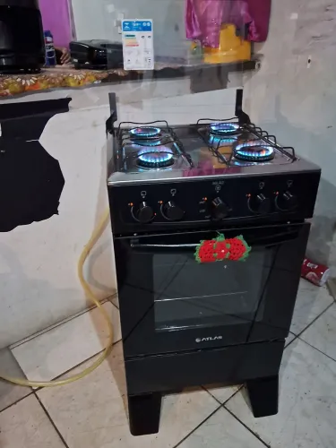 Fogão semi novo excelente