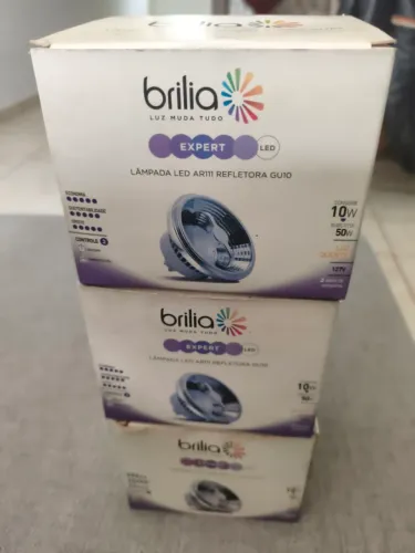 Lâmpada LED AR111 GU10 Dimerizável 10W Brilia Nova