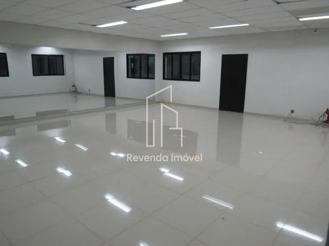 Oportunidade Única: Ponto Comercial de 620m² com 10 banheiros e 5 vagas na Vila Cruzeiro,