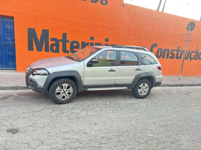 Fiat Palio Adventure locker