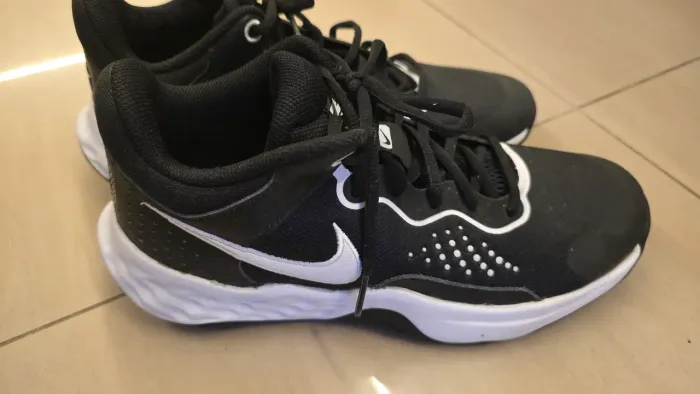 Tênis Nike Fly.By Mid 3