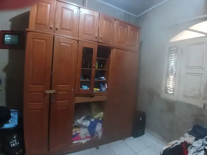 Vendo guarda roupa de madeira