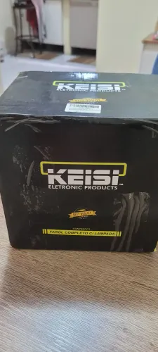 Vendo Farol completo c/ lampada, novo. Comprei mais não foi usado caixa lacrada.