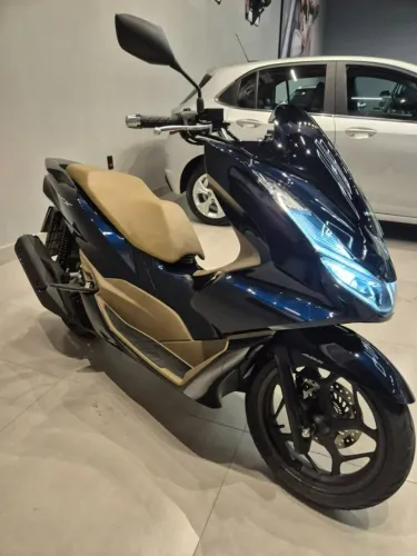 Honda PCX muito nova, apenas 400km.