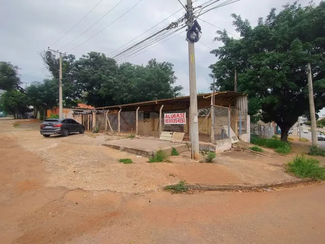 Terreno Coberto Esq Av Ipanema 