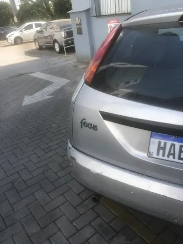 Ford Focus 1.8 16V 5P 2002