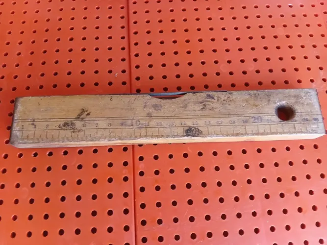 Nivel antigo de madeira 25CM/10POL LERD DISCRIÇÃO