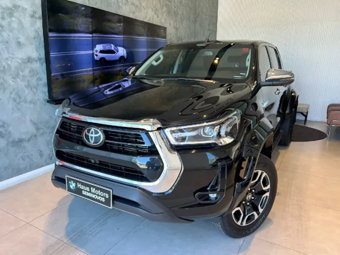 Toyota Hilux CD SRX Plus 4X4 2.8 TDI Die. Aut. 2024