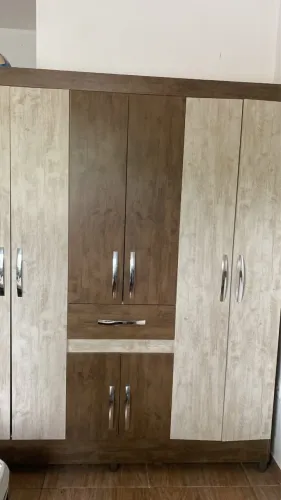 Guarda-Roupa / Armário Casal 6 Portas e 1 Gaveta - Ótimo Estado!