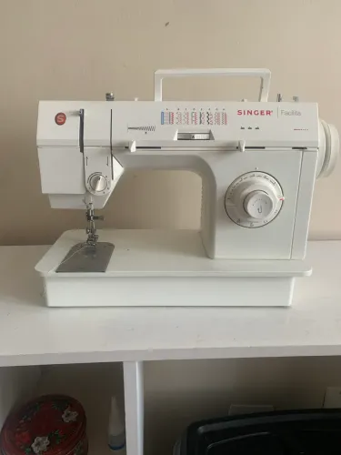 Máquina de costura Singer Facilita 2868