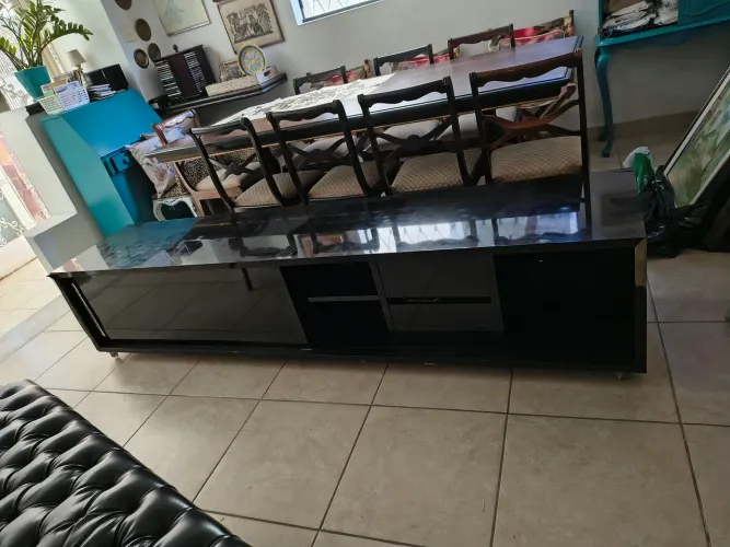 Rack com gaveteiro e mesa acoplada em laca preto