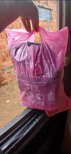 Sacola de roupas feminina contem 10 pecas apenas 40$
