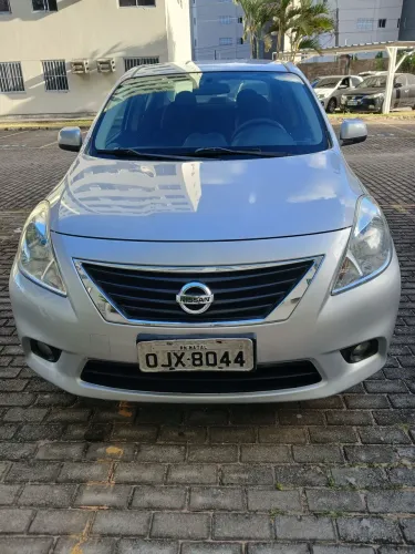 Nissan Versa SL 1.6 16V Flex Fuel 4P Mec. 2014