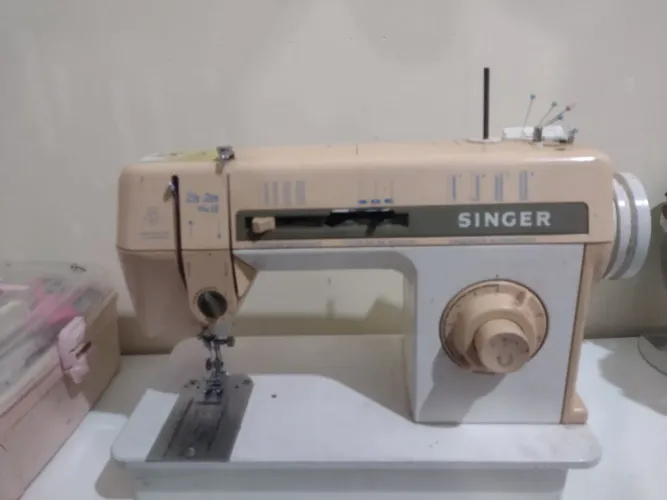 Máquina de costura doméstica singer