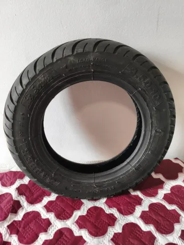 Pneu semi-novo pouco uso 