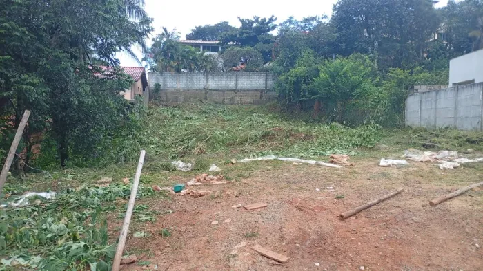 Lote plano à venda em Nova Lima - 677m²