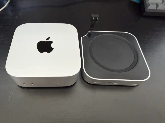 MacMini m4 148gb + Hub extensor de memoria