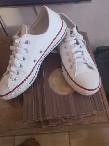 Vende um tênis ALL star