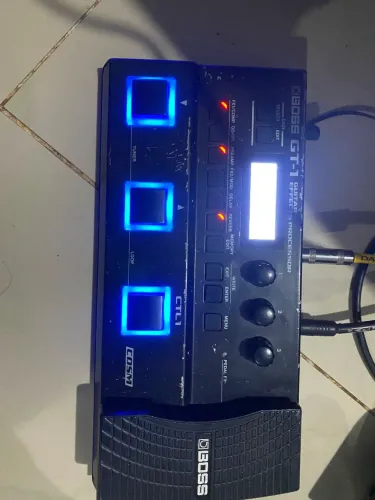Pedaleira guitarra boos gt1