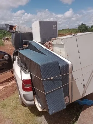 Faço fretes e pequenas mudanças 