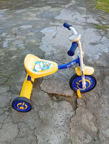 Triciclo infantil 