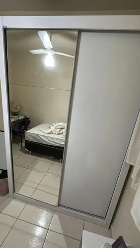 Guarda roupa 2 portas com espelho