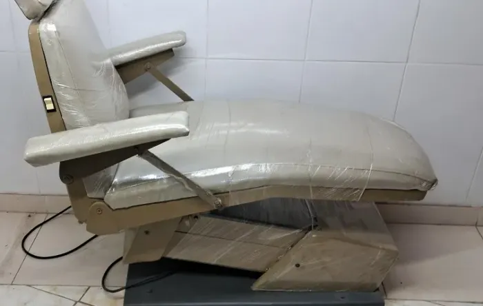 Cadeira Eletrônica para Trabalhar com tattoo ou estética em geral.
