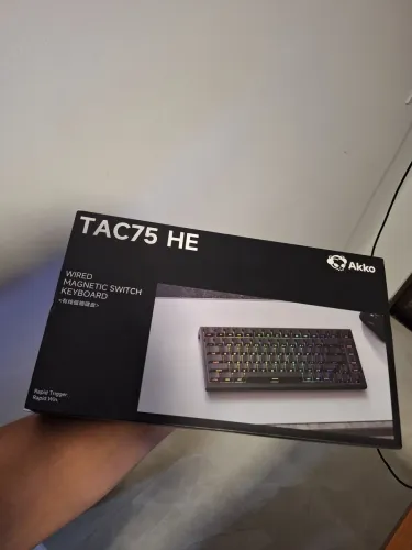 Teclado mecânico magnético Akko TAC75 HE
