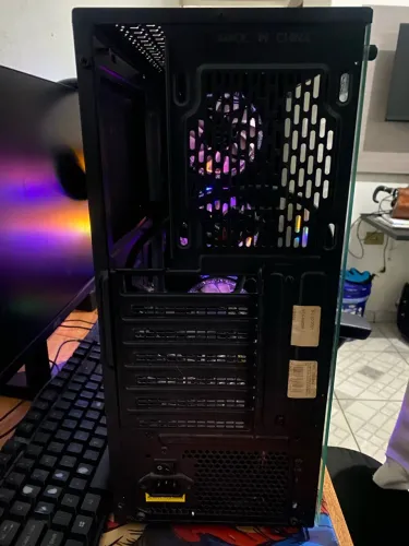 Gabinete Gamer Mid Tower ATX (com 3 Fans ARGB) + Fonte Neologic 500W 80 Plus Bronze