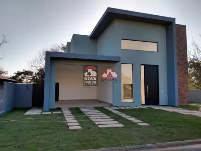 Casa Sobrado Condomínio em Jambeiro