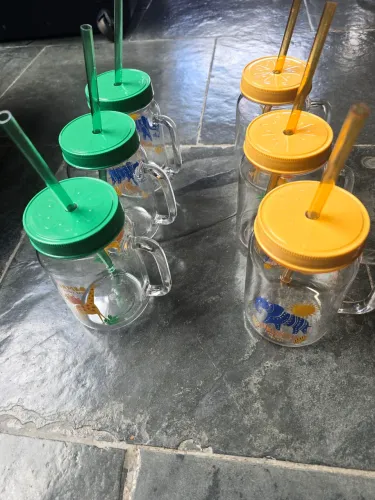 Caneca de plástico resistente