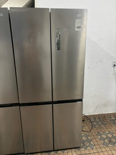 Geladeira de 4 portas, de 4821 mil litros, com garantia de 6 meses