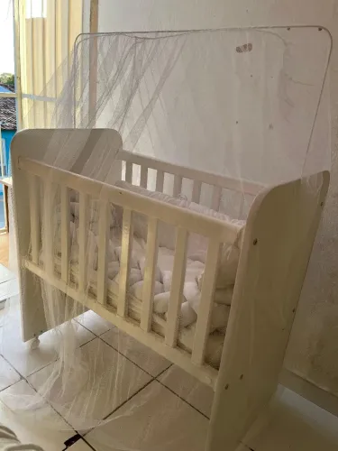 Vendo mini berço completo por 180
