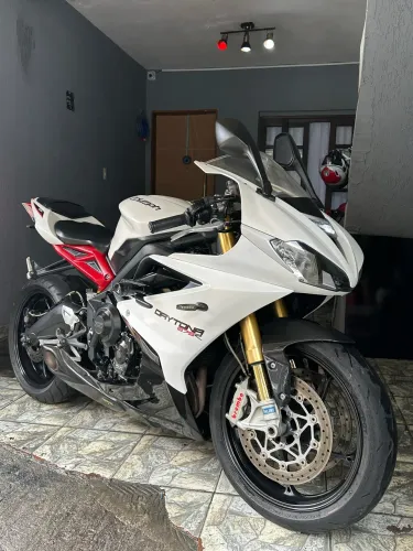 Daytona 675r