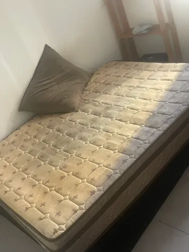 Vende colchão de casal usado
