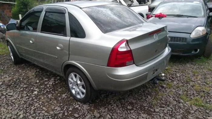 Sucata Chevrolet Corsa Sedan 1.4 79cvs flex 2006 retirada em peças